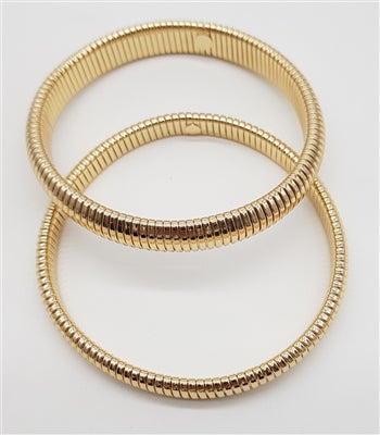 gold metal ribbed bracelet set